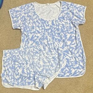 Lake Hydrangea Blue Short Set Pajama PJs. Blue and White Leaf Print. Medium